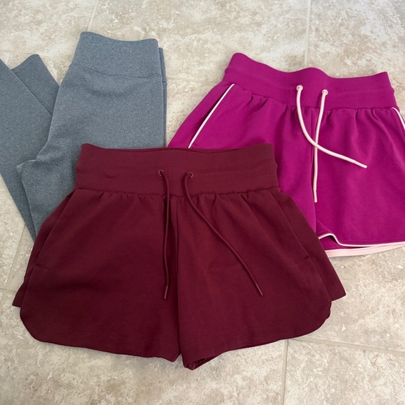Like new exercise leggings/shorts - Picture 1 of 13